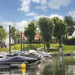 Cozy Riverside Escape