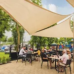 Dom wakacyjny Cozy Riverside Escape