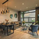 Cozy Riverside Escape * Maurik