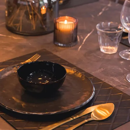 Cozy Riverside Escape * Maurik