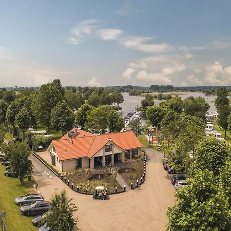 Luxurious On The Water In The Betuwe Semesterbostad *