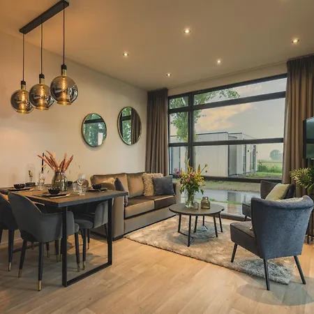 Cozy Riverside Escape * Maurik