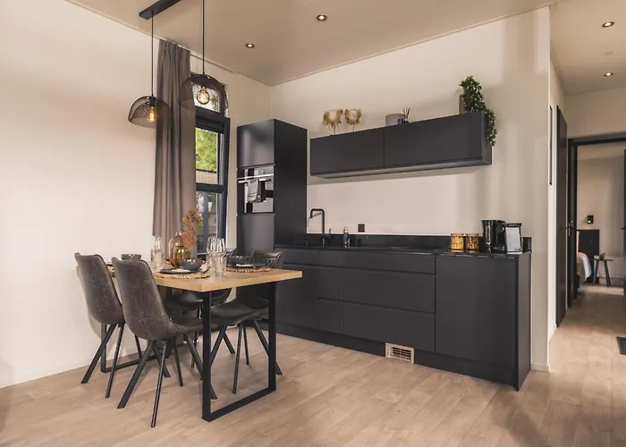 Cozy Riverside Escape