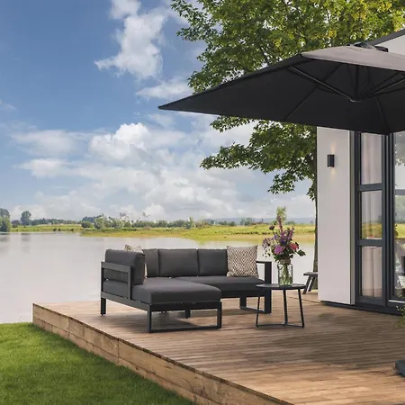 Cozy Riverside Escape Dom wakacyjny