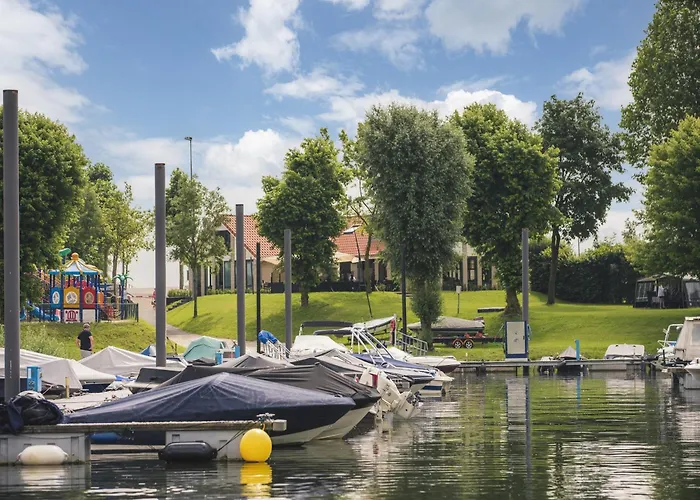 Cozy Riverside Escape