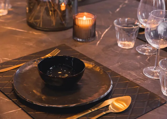 Cozy Riverside Escape * Maurik