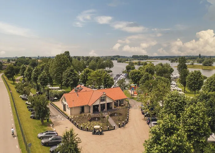 Cozy Riverside Escape Holiday home *