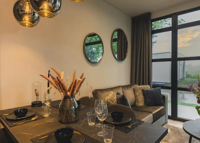 Cozy Riverside Escape *